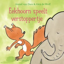 Eekhoorn speelt verstoppertje - Arend van Dam