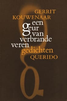 Een geur van verbrande veren - Gerrit Kouwenaar