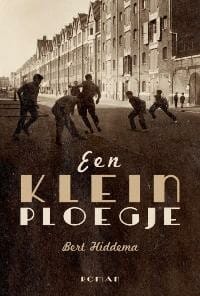 Een klein ploegje - Bert Hiddema