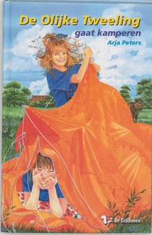 De olijke tweeling gaat kamperen - A.M. Peters, A. Peters, ...